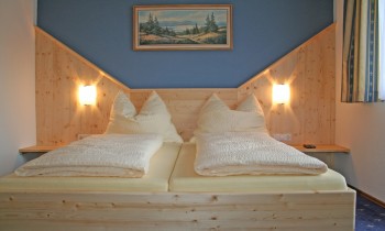 Schlafzimmer Typ "Blau" im Gästehaus Sieder